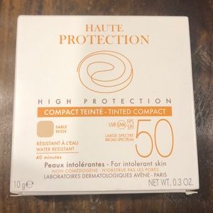 Eau Thermale Avène Tinted Compact